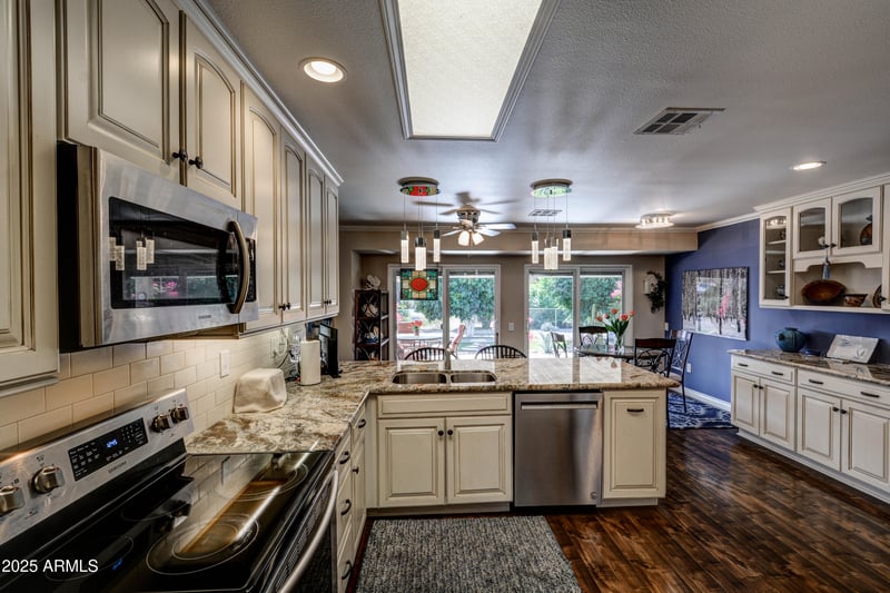 20037 Welk Dr, Sun City, AZ 85373