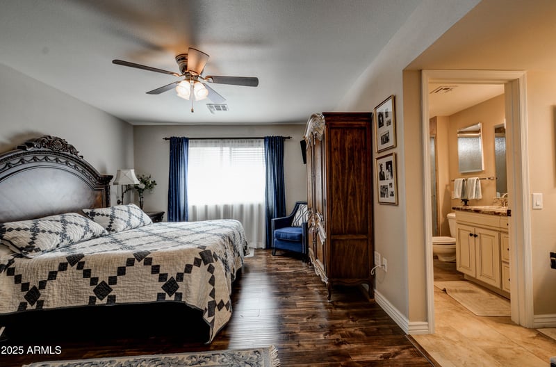 20037 Welk Dr, Sun City, AZ 85373