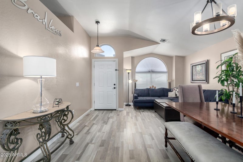 20038 38th Ln, Glendale, AZ 85308