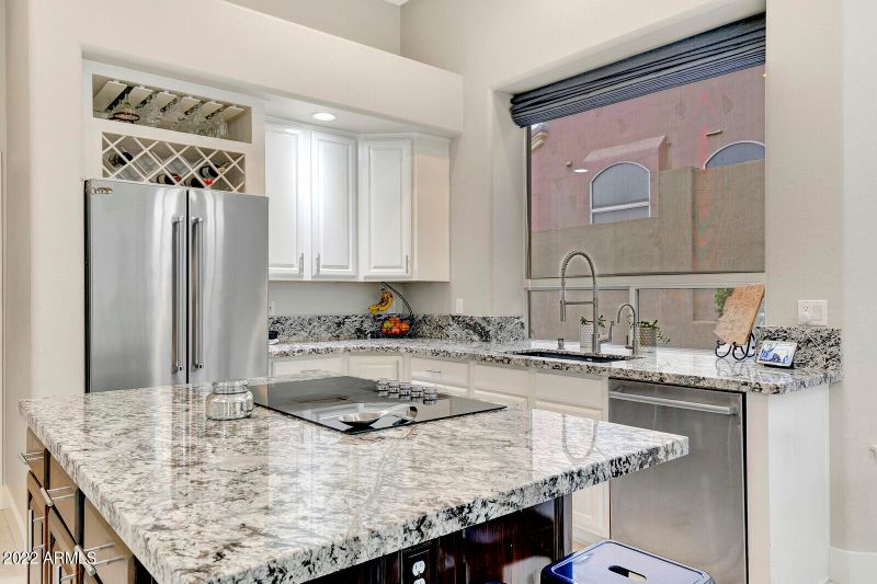 2004 E Rock Wren Rd, Phoenix, AZ 85048