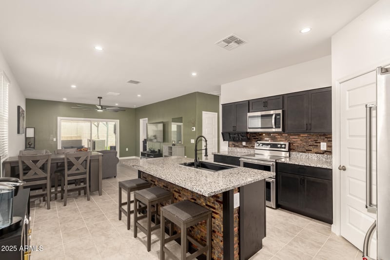 2004 Sandoval Ave, Apache Junction, AZ 85120