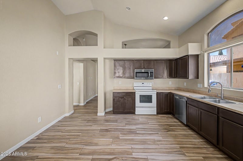 20040 13th Dr, Phoenix, AZ 85027