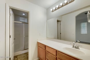 20041 49th Dr, Glendale, AZ 85308