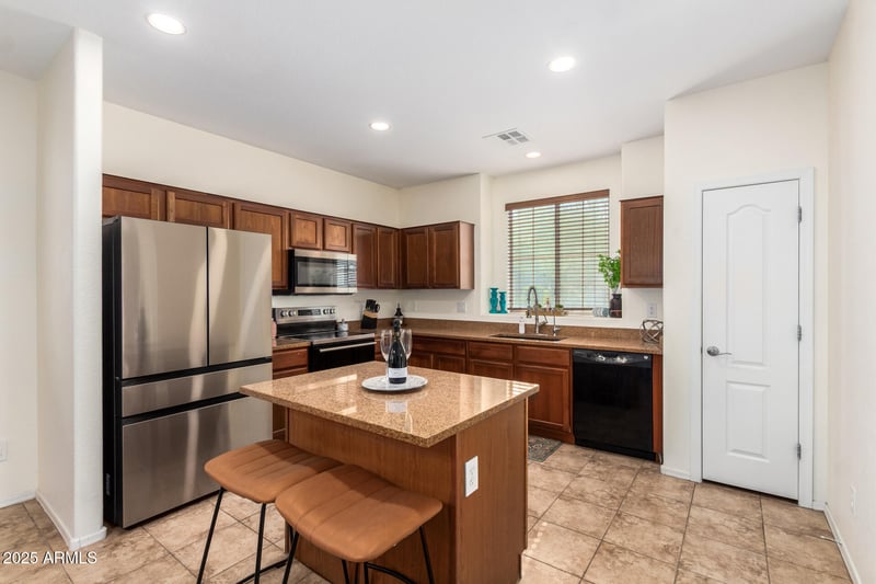 20045 49th Dr, Glendale, AZ 85308