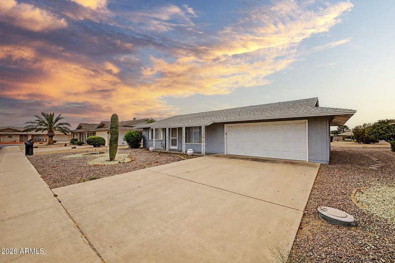 20049 Welk Dr, Sun City, AZ 85373