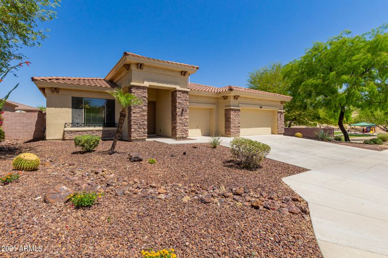 2008 W Spur Dr, Phoenix, AZ 85085