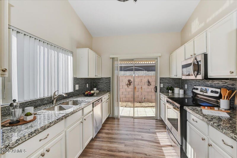 2009 Villa Theresa Dr, Phoenix, AZ 85022