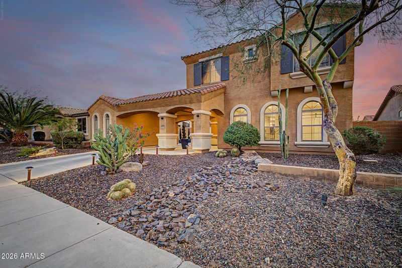 2009 W Nadine Way, Phoenix, AZ 85085