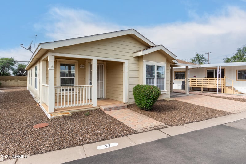 201 Greenfield Rd #17, Mesa, AZ 85206