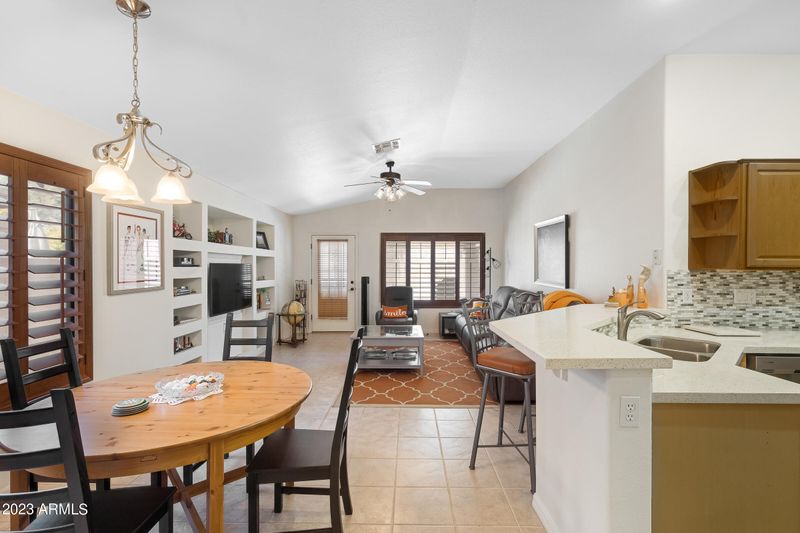 2010 W Carol Ann Way, Phoenix, AZ 85023