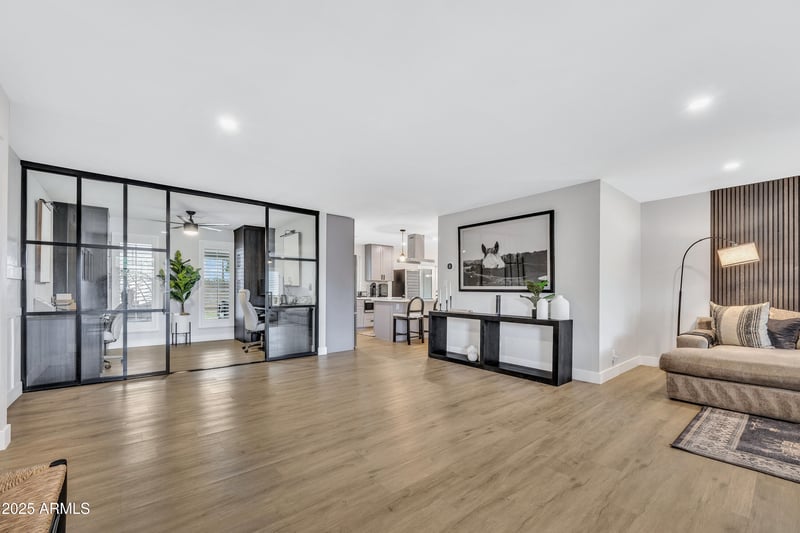 2011 Gary Cir, Mesa, AZ 85213