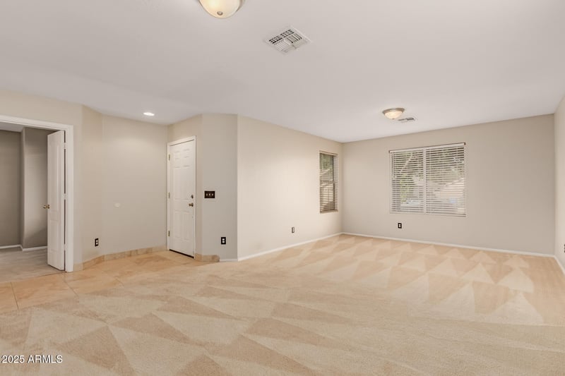 2011 Hasan Dr, Phoenix, AZ 85041