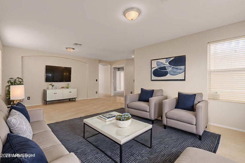 2011 Hasan Dr, Phoenix, AZ 85041