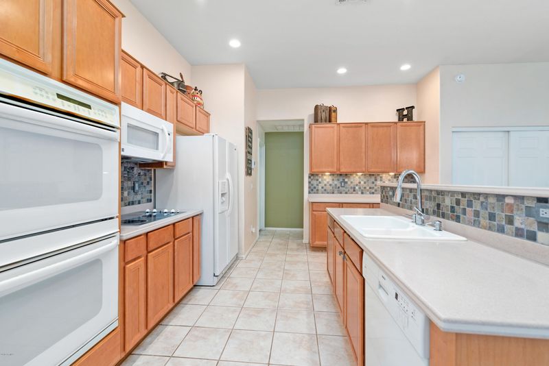 2011 N 109th Dr, Avondale, AZ 85392