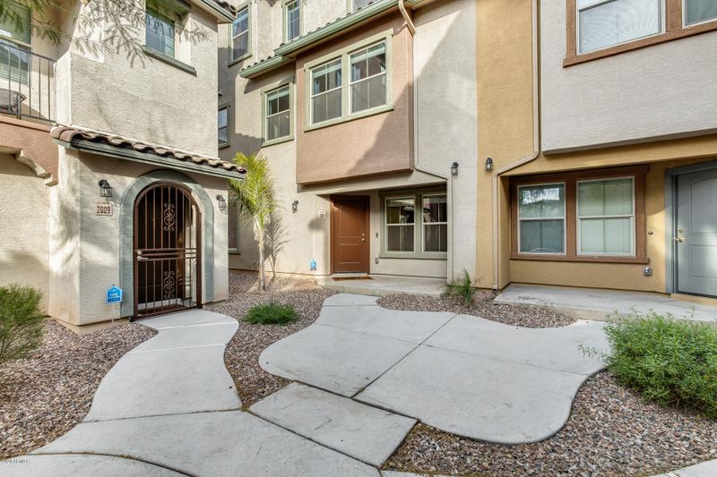 2011 N 77th Dr, Phoenix, AZ 85035