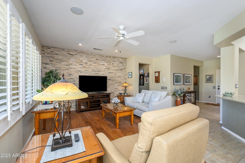 20110 London Bridge Dr, Surprise, AZ 85387