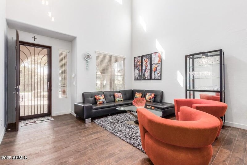 2012 Chimney Rock Rd, Phoenix, AZ 85085