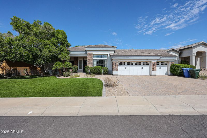 2012 E Glenn Dr, Phoenix, AZ 85020