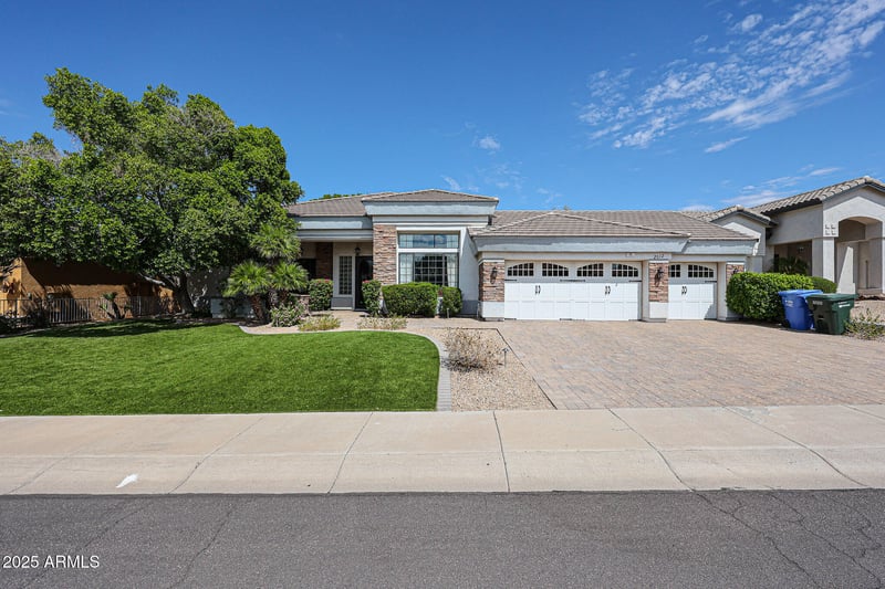 2012 Glenn Dr, Phoenix, AZ 85020