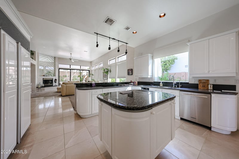 2012 Glenn Dr, Phoenix, AZ 85020