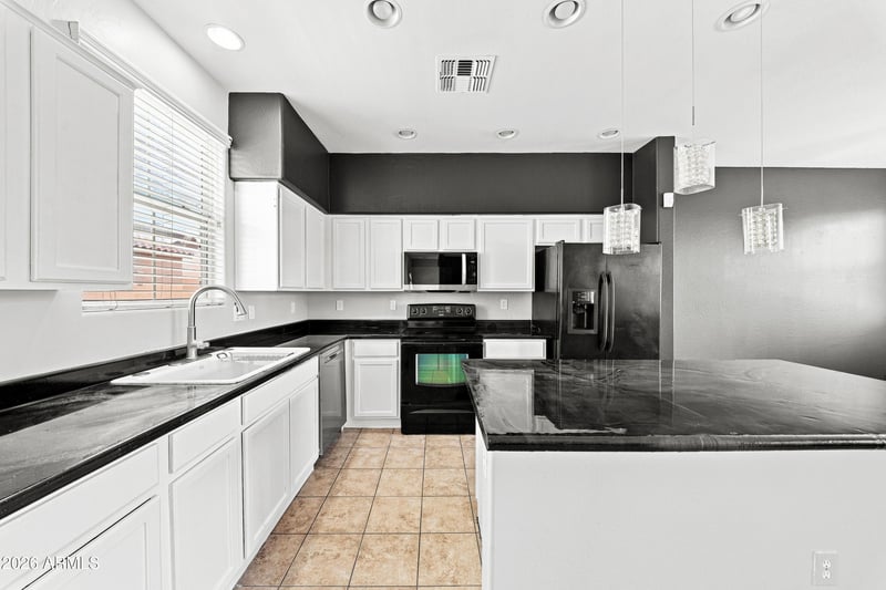2012 78th Glen, Phoenix, AZ 85035