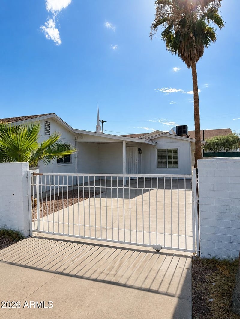 2014 E Broadway Rd, Phoenix, AZ 85040