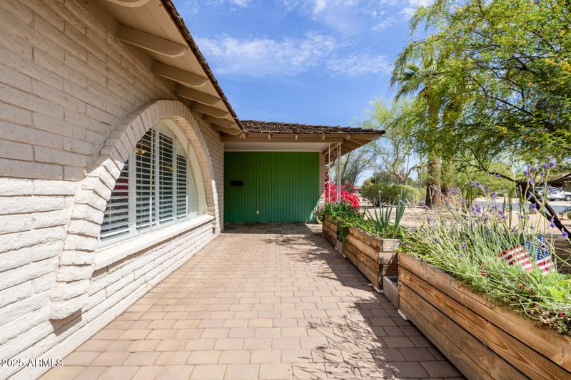 2014 E Manhatton Dr, Tempe, AZ 85282