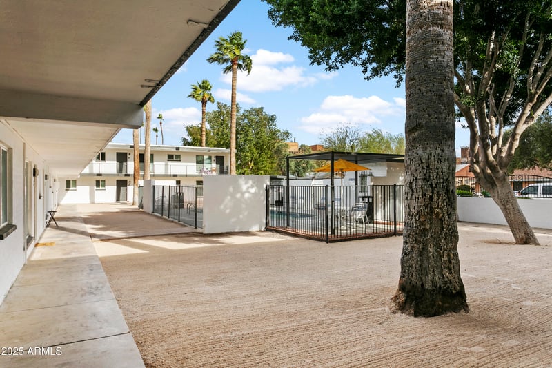 2014 W Berridge Ln, Phoenix, AZ 85015