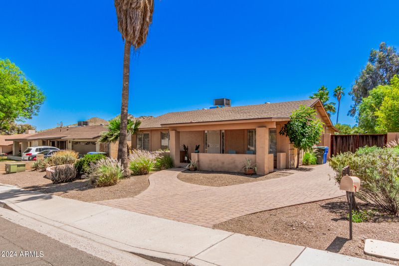 2015 E Claire Dr, Phoenix, AZ 85022