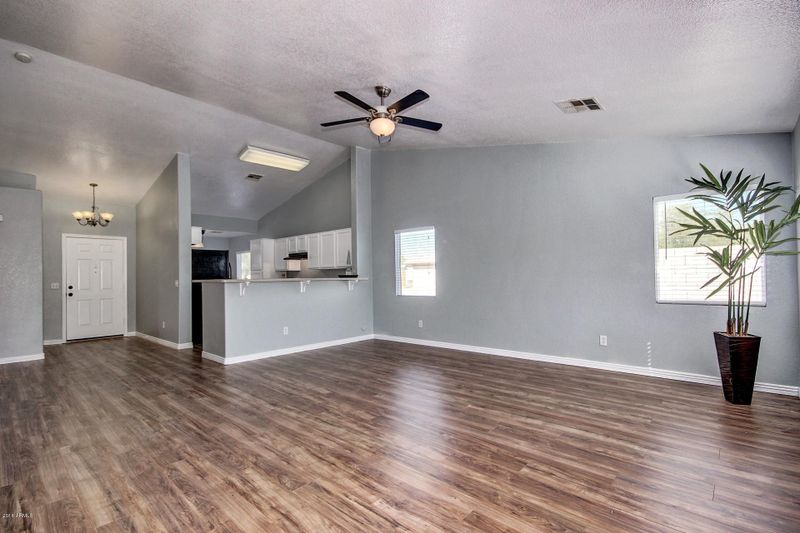 2015 N 104th Dr, Avondale, AZ 85392