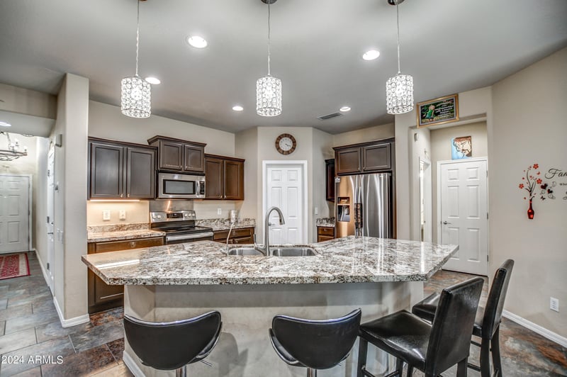 2015 Davis Rd, Phoenix, AZ 85023