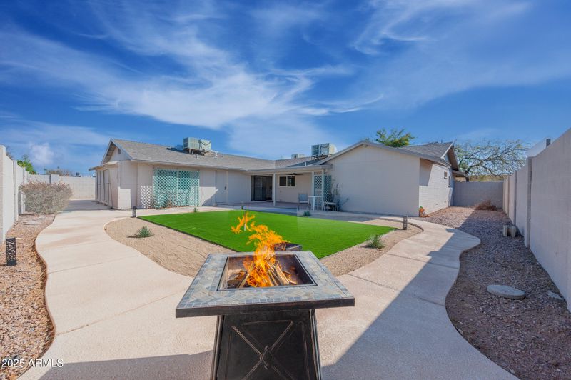 2016 E Pegasus Dr, Tempe, AZ 85283