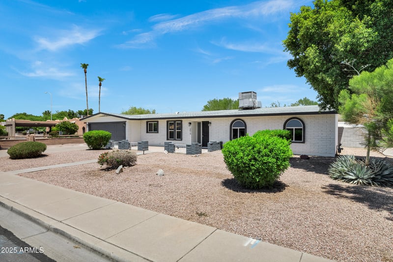 2016 Elmwood St, Mesa, AZ 85213
