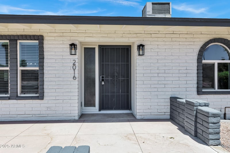 2016 Elmwood St, Mesa, AZ 85213