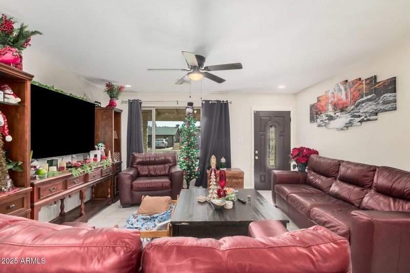 2016 Windrose Dr, Phoenix, AZ 85029