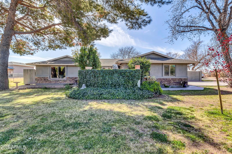 2017 Willis Rd, Gilbert, AZ 85297
