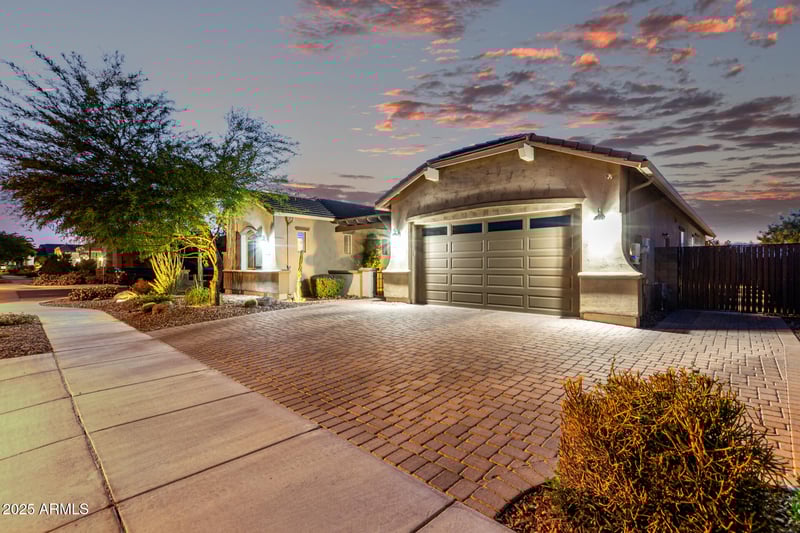 20176 Nighthawk Way, Queen Creek, AZ 85142