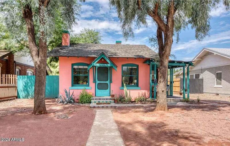 2018 N Mitchell St, Phoenix, AZ 85006
