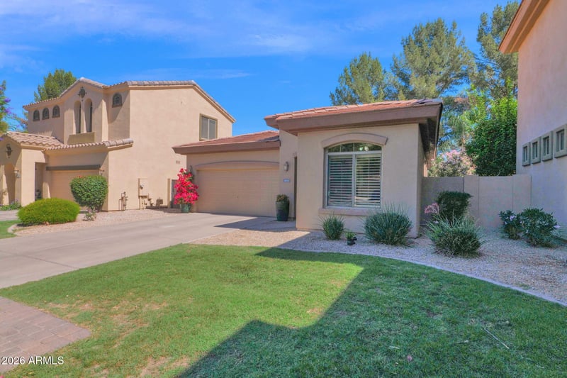 2018 Periwinkle Way, Chandler, AZ 85248