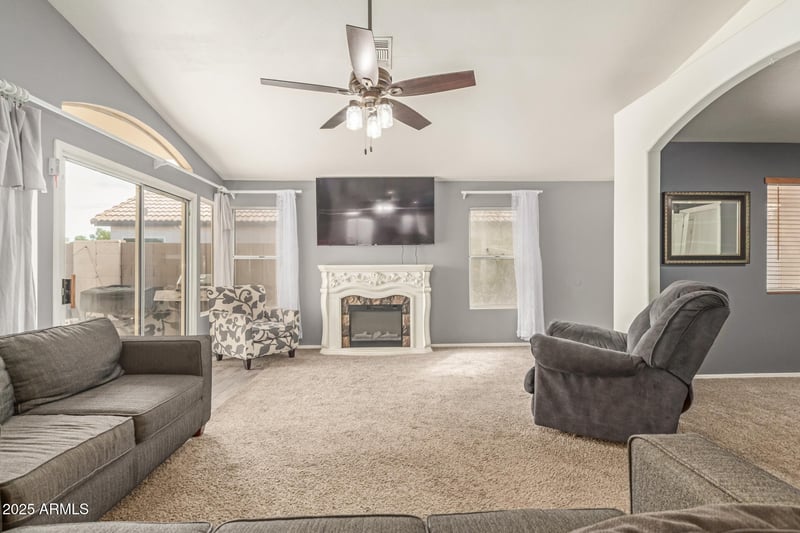 202 Caroline Ln, Chandler, AZ 85225