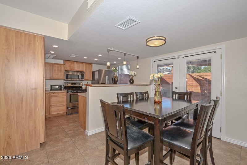 202 Betty Elyse Ln, Phoenix, AZ 85022