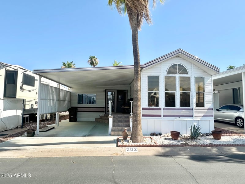 202 Nightdigger Dr, Apache Junction, AZ 85119