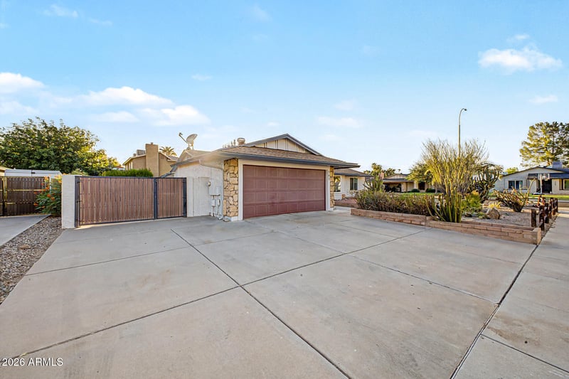 202 S Kenneth Pl, Chandler, AZ 85226