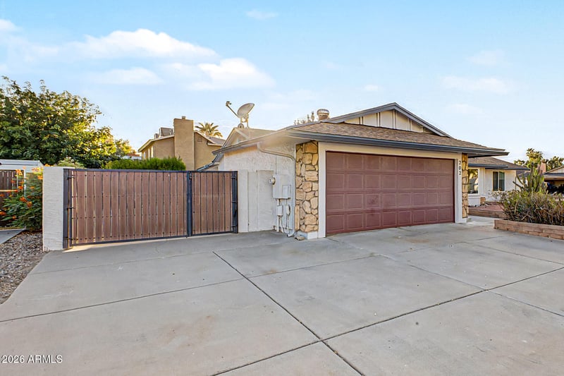 202 S Kenneth Pl, Chandler, AZ 85226