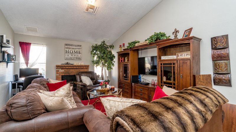202 W Utopia Rd, Phoenix, AZ 85027