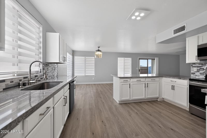2020 E Behrend Dr, Phoenix, AZ 85024