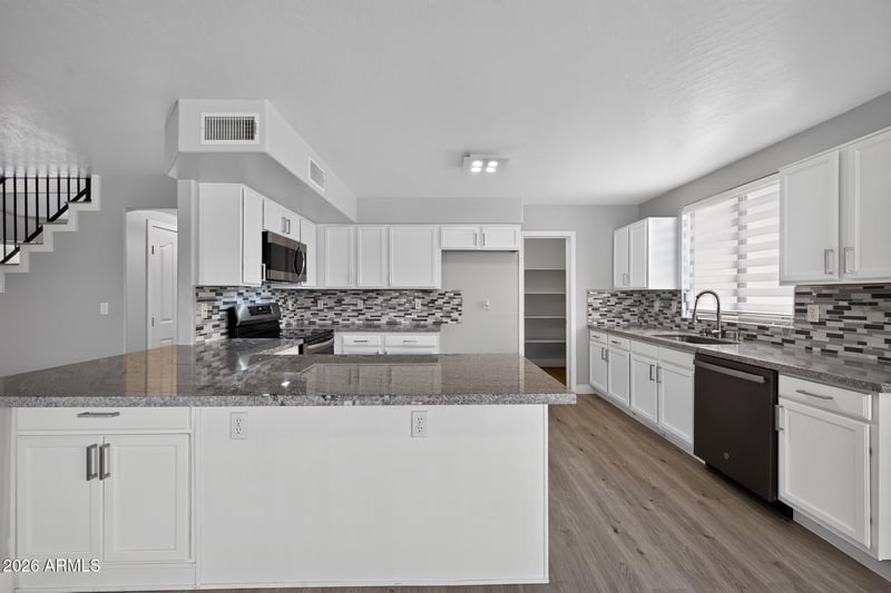 2020 E Behrend Dr, Phoenix, AZ 85024
