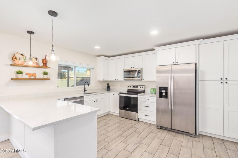 2020 E Stanford Dr, Tempe, AZ 85283