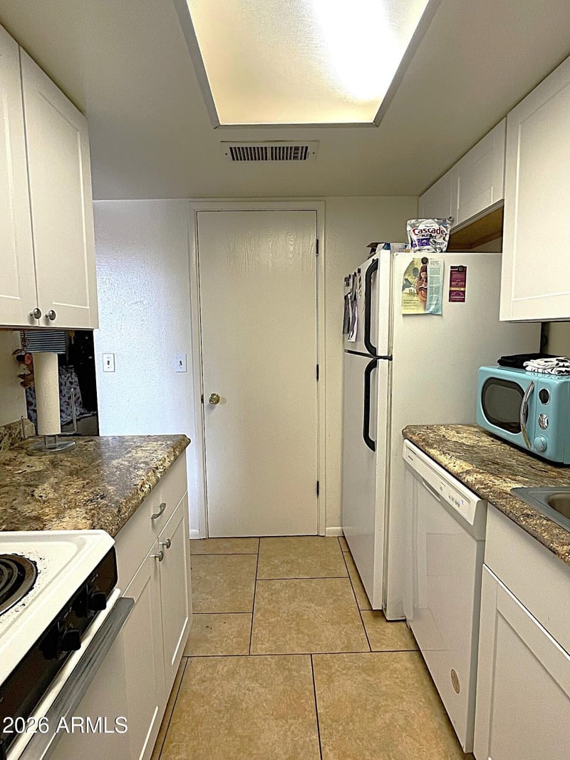 2020 N Hunt Cir, Mesa, AZ 85203