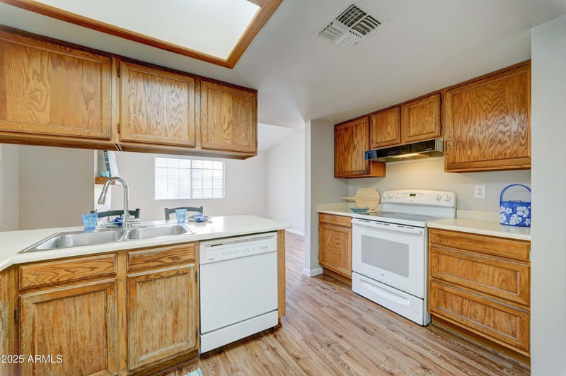 2020 Union Hills Dr #127, Phoenix, AZ 85027